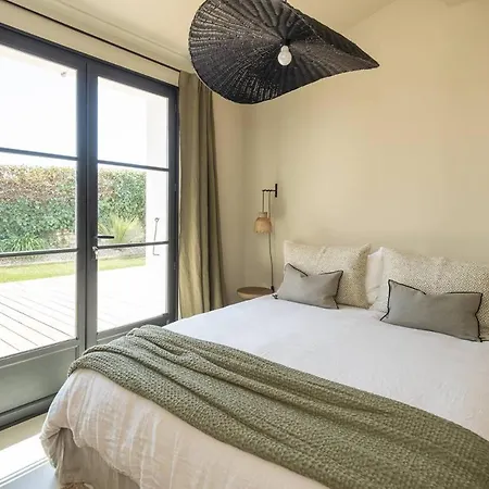 Maison D'architecte Familiale Avec Piscine Chauffee Au Calme Villa Sainte-Marie-de-Re