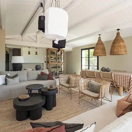 Villa Maison D'architecte Familiale Avec Piscine Chauffee Au Calme *