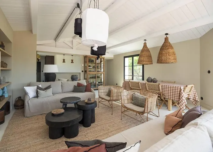 Villa Maison D'architecte Familiale Avec Piscine Chauffée Au Calme *